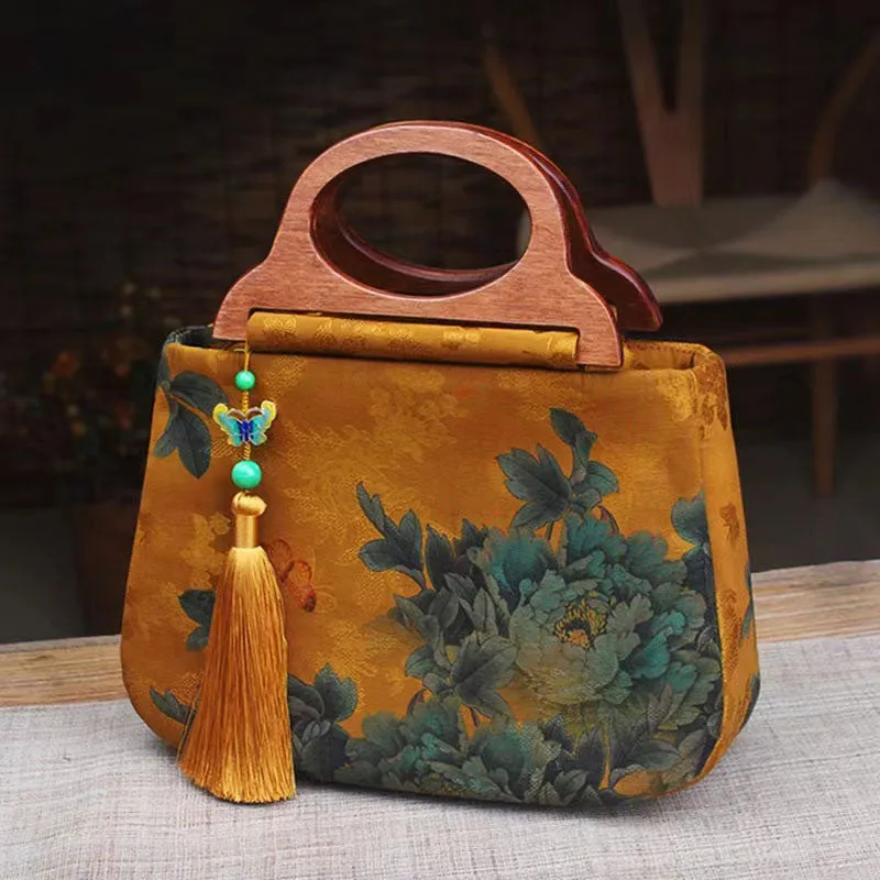 Retro Chinese Style Butterfly and Peony Flower「蝶恋花」Silk Handbag with Wooden Handle